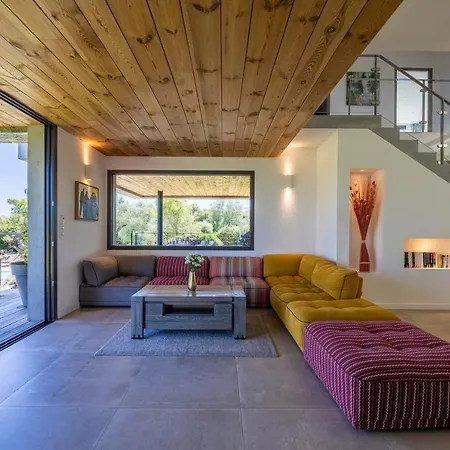 18 * Porto-Vecchio (Corsica)