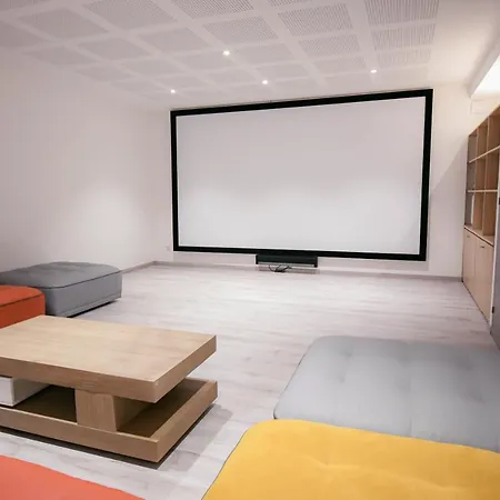 Villa 18 *
